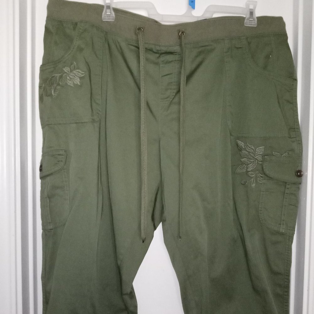 Cargo Capris